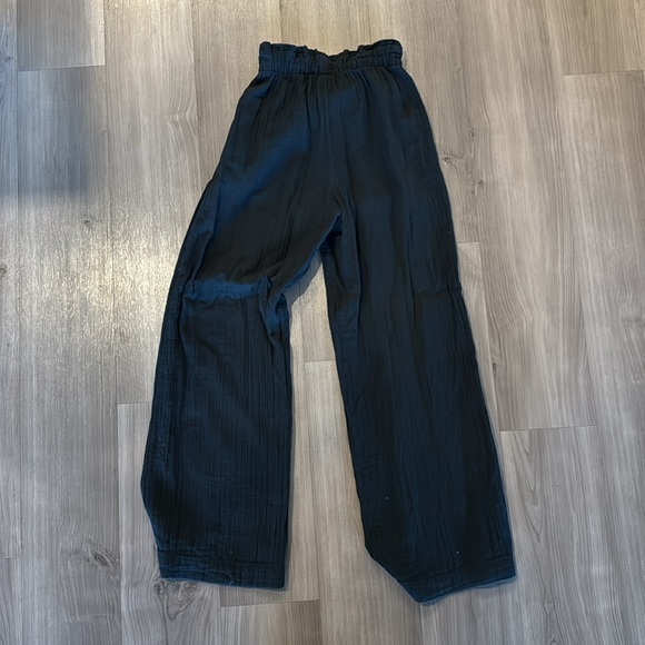 GAP Crinkle Gauze Wide Leg Pant - Picture 6 of 6